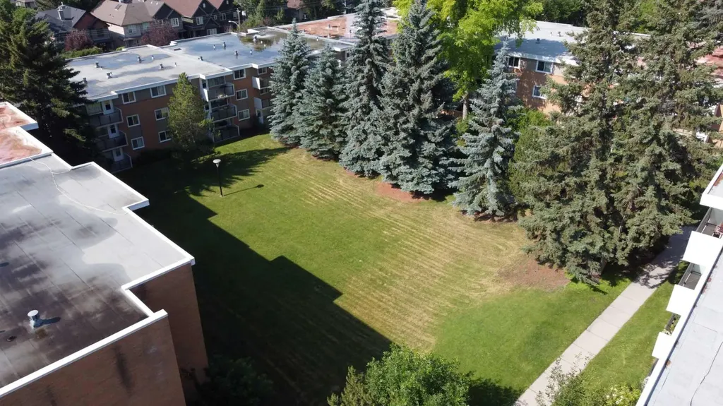 1620 8 Avenue NW Calgary AB T2N 1C4