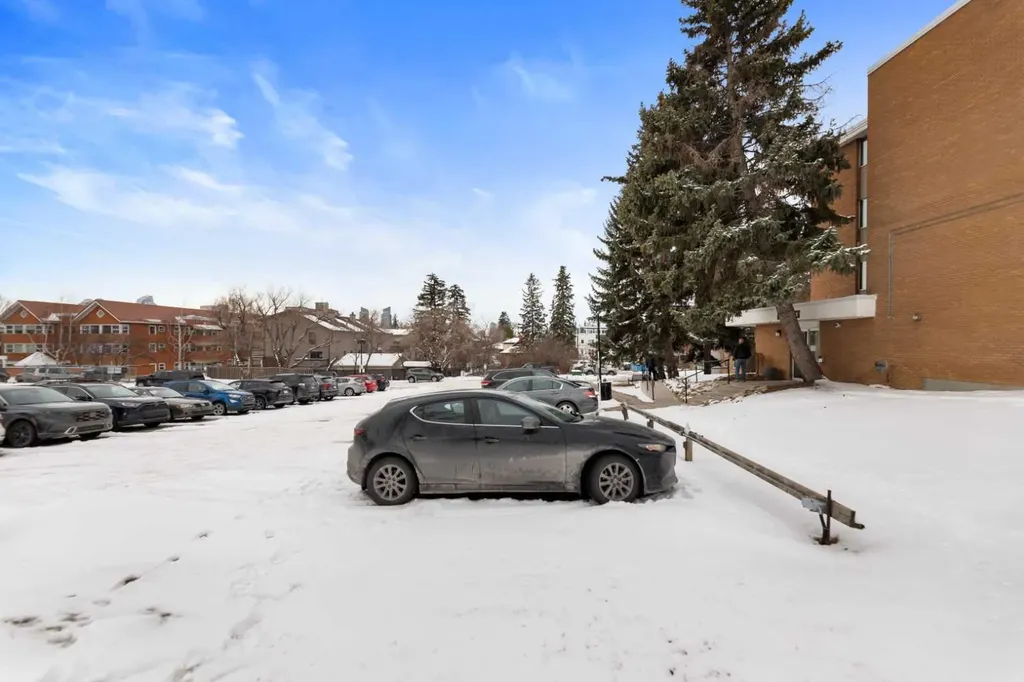 1620 8 Avenue NW Calgary AB T2N 1C4
