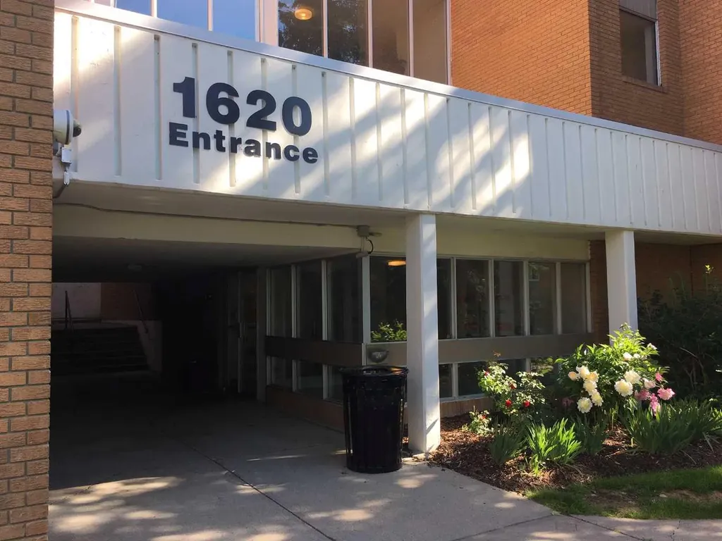 1620 8 Avenue NW Calgary AB T2N 1C4