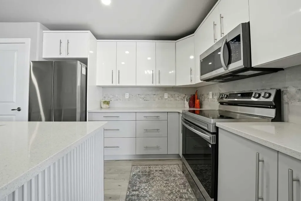 5130 50 Street Lacombe AB T4L 1X2