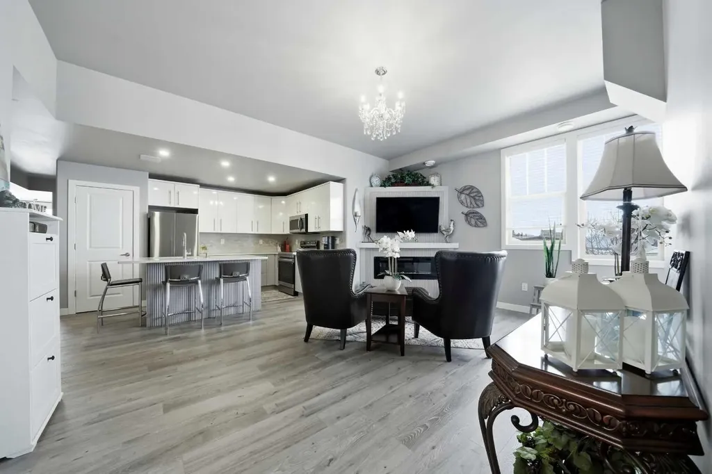 5130 50 Street Lacombe AB T4L 1X2