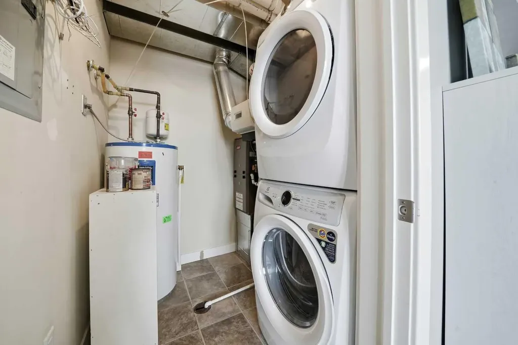 5130 50 Street Lacombe AB T4L 1X2