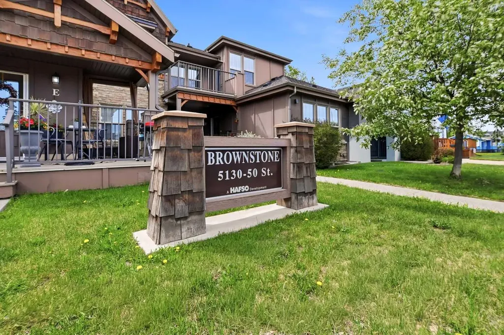 5130 50 Street Lacombe AB T4L 1X2