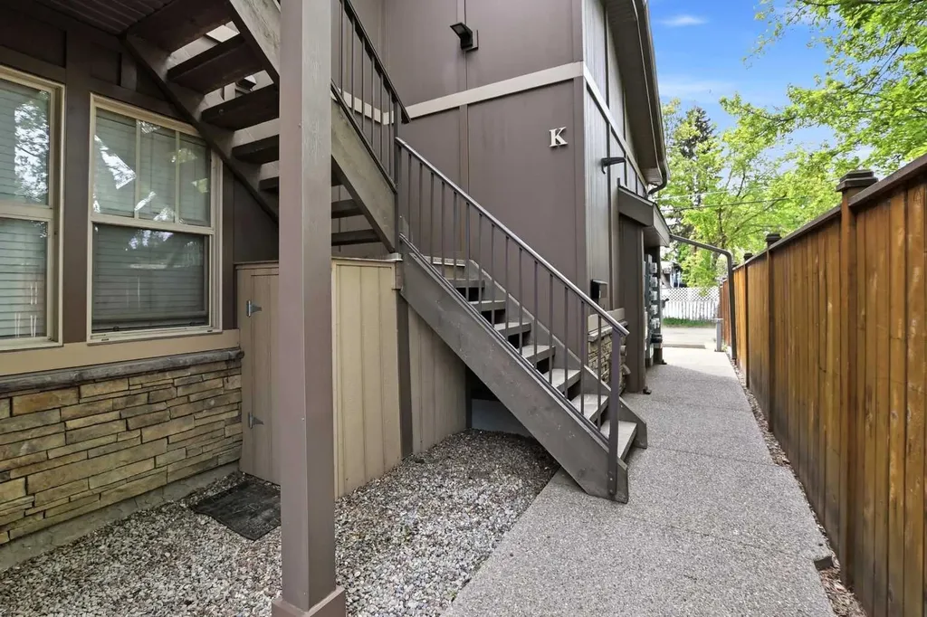 5130 50 Street Lacombe AB T4L 1X2