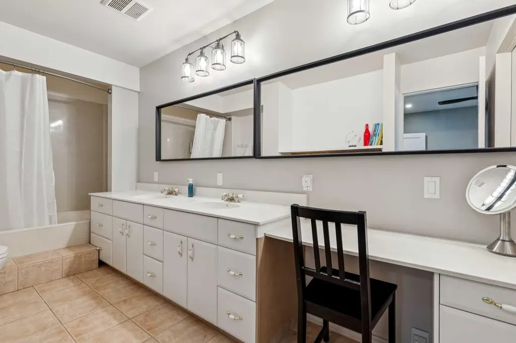 228 Crescent Road NW Calgary AB T2M 4A3