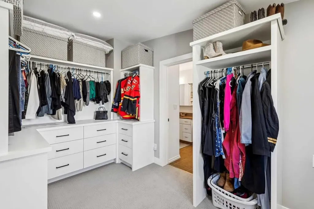 228 Crescent Road NW Calgary AB T2M 4A3