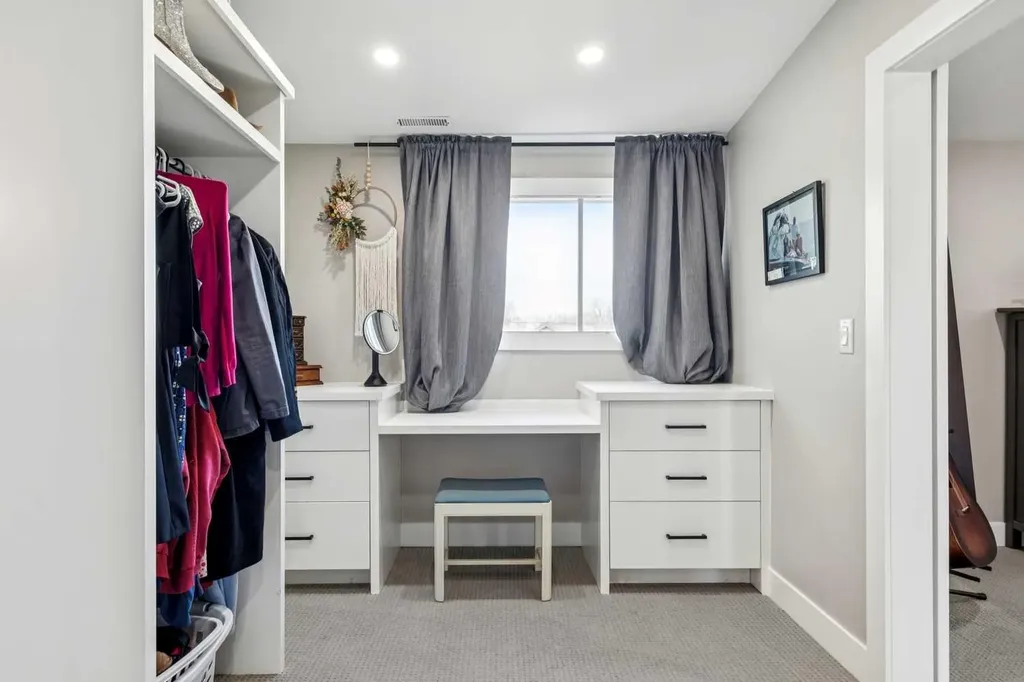 228 Crescent Road NW Calgary AB T2M 4A3