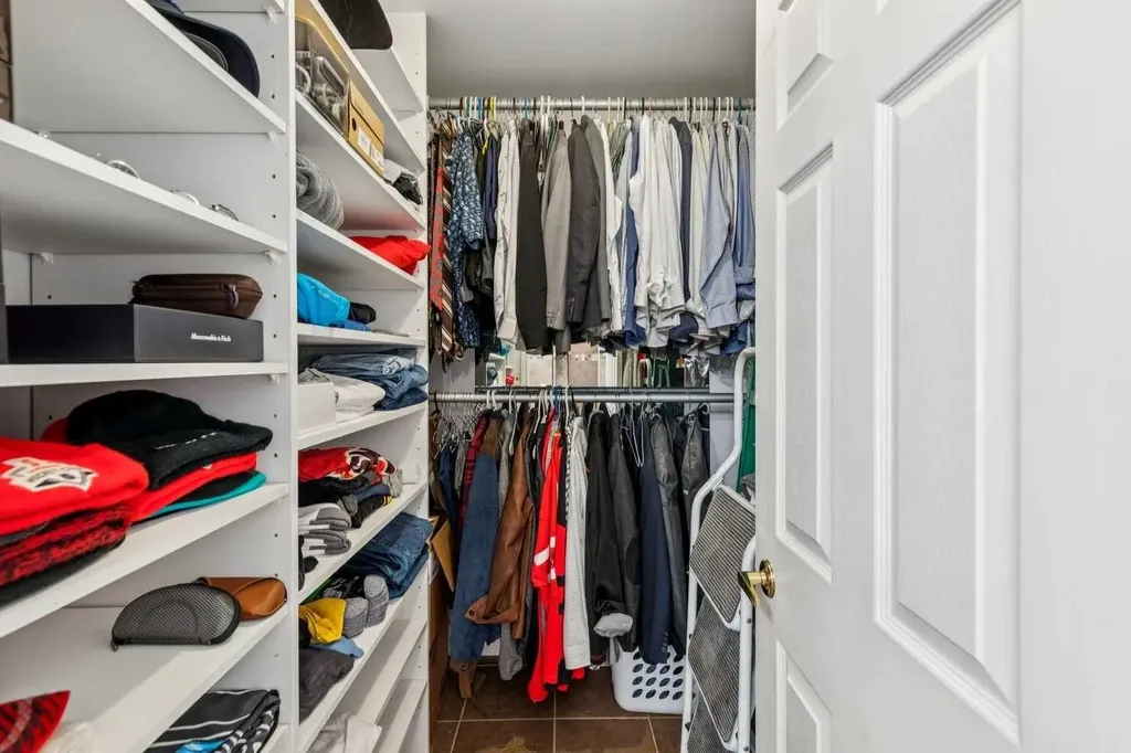 228 Crescent Road NW Calgary AB T2M 4A3