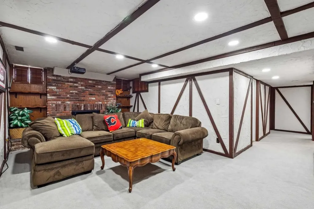 228 Crescent Road NW Calgary AB T2M 4A3