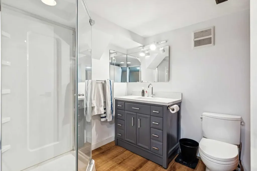 228 Crescent Road NW Calgary AB T2M 4A3