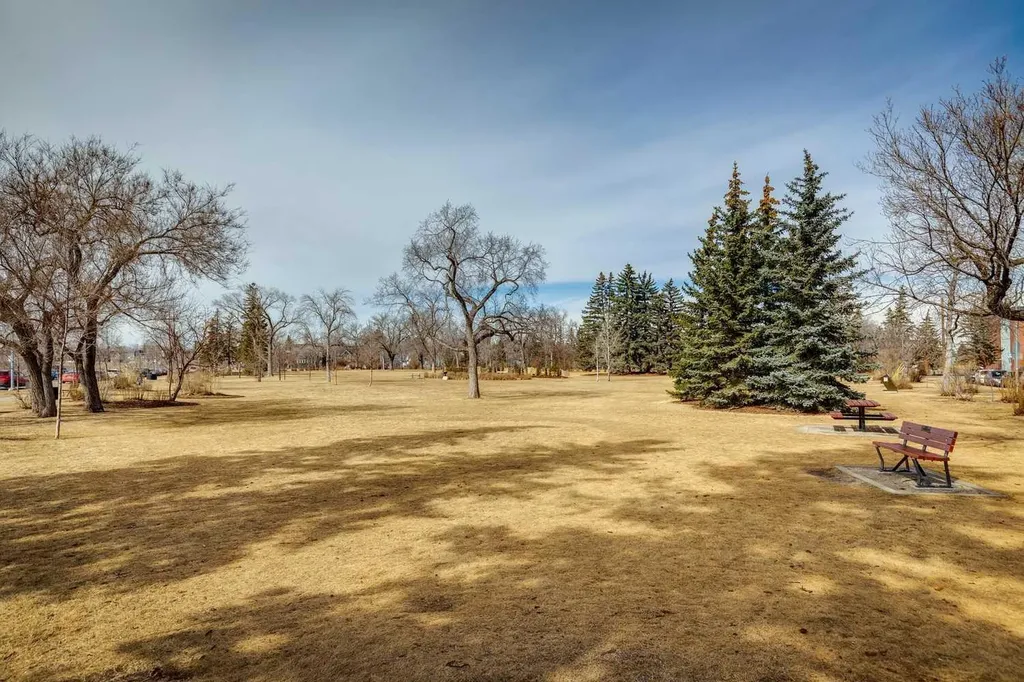 228 Crescent Road NW Calgary AB T2M 4A3