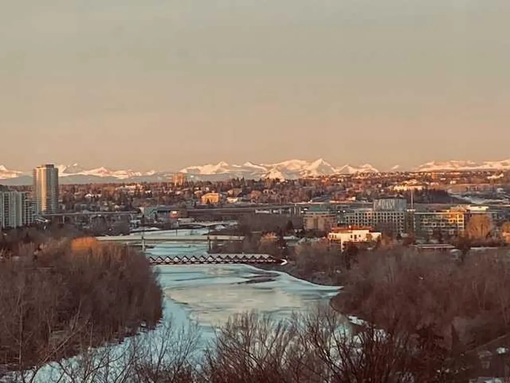 228 Crescent Road NW Calgary AB T2M 4A3