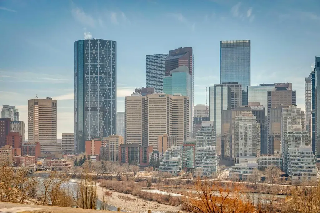 228 Crescent Road NW Calgary AB T2M 4A3