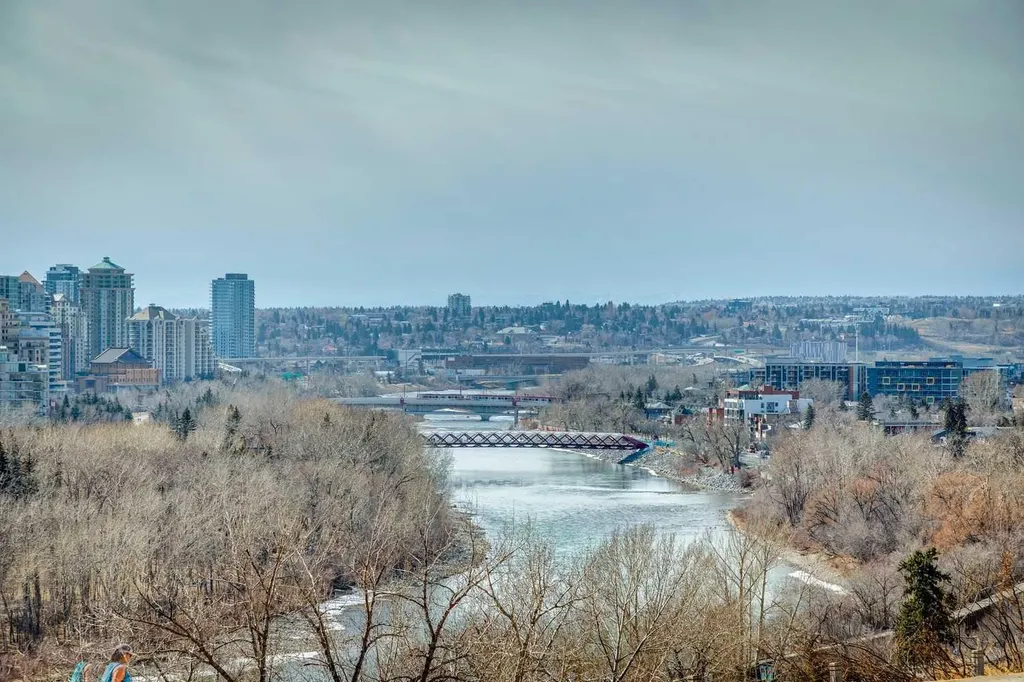 228 Crescent Road NW Calgary AB T2M 4A3