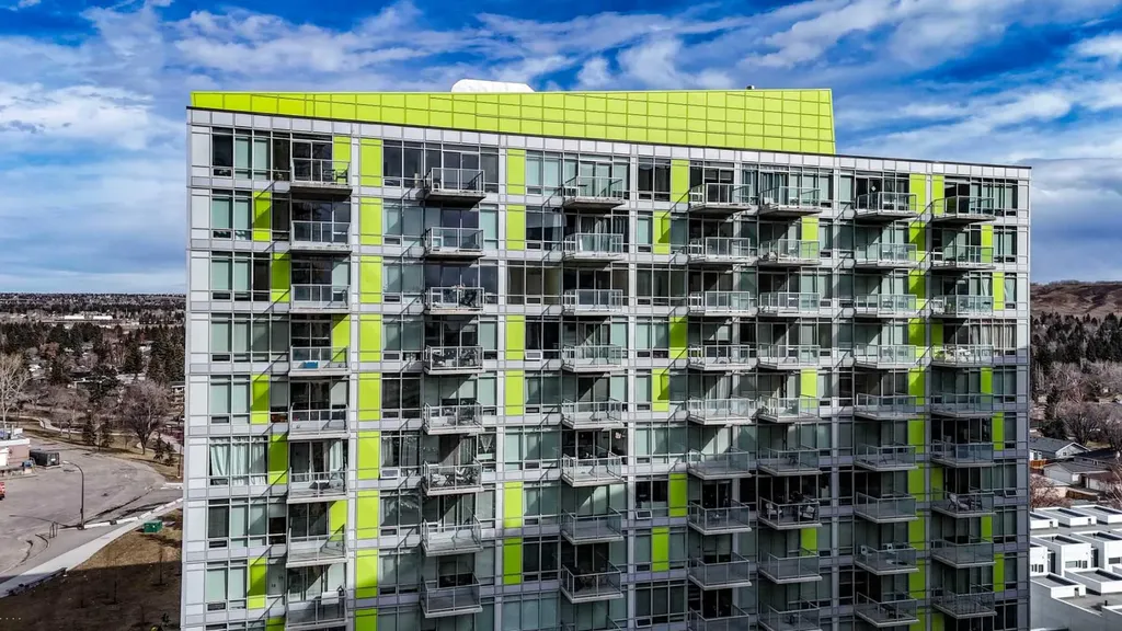 30 Brentwood Common NW Calgary AB T2L 2J9