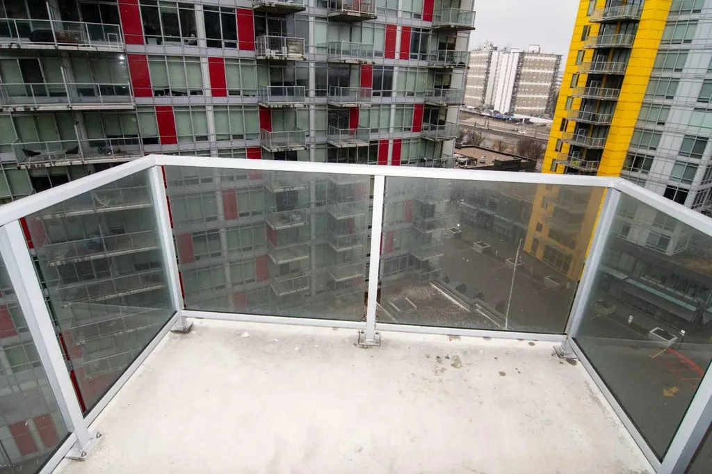 30 Brentwood Common NW Calgary AB T2L 2J9