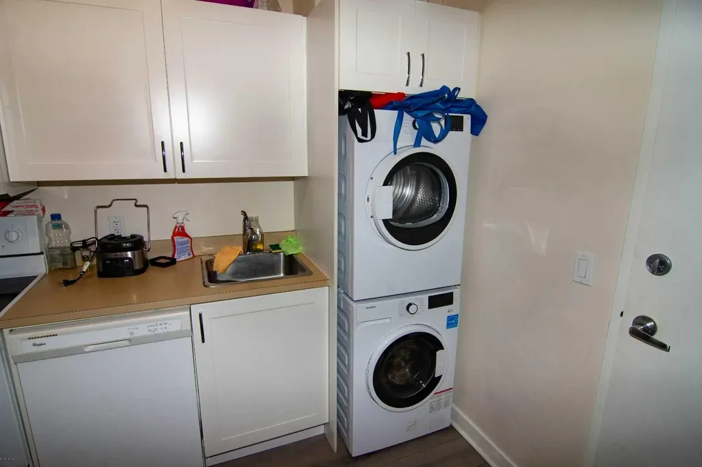 30 Brentwood Common NW Calgary AB T2L 2J9