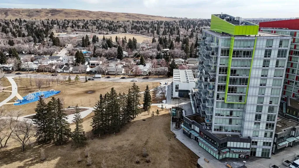 30 Brentwood Common NW Calgary AB T2L 2J9