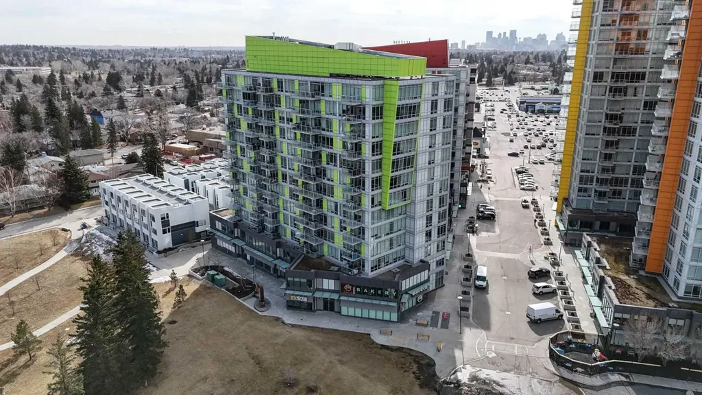30 Brentwood Common NW Calgary AB T2L 2J9