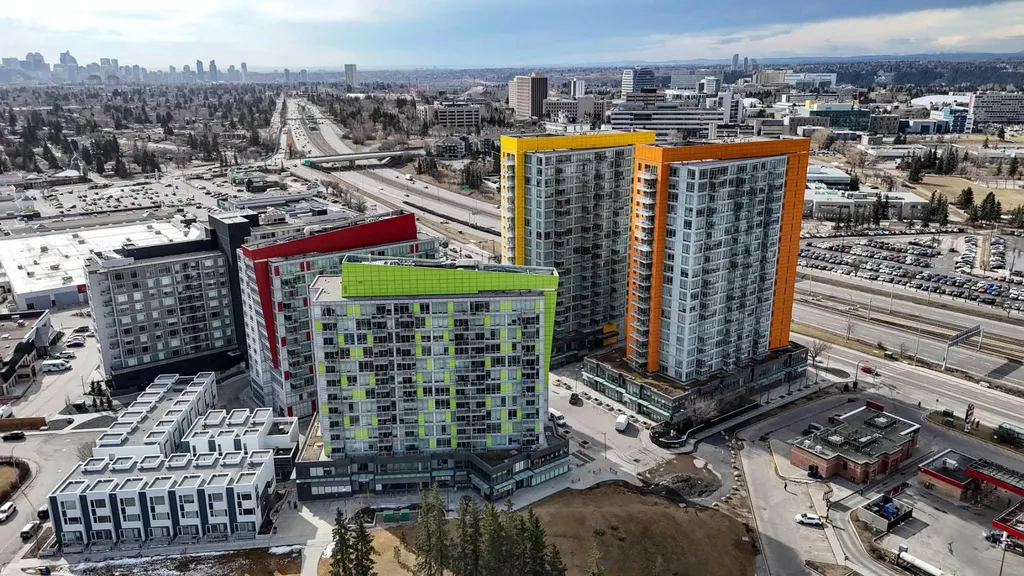 30 Brentwood Common NW Calgary AB T2L 2J9