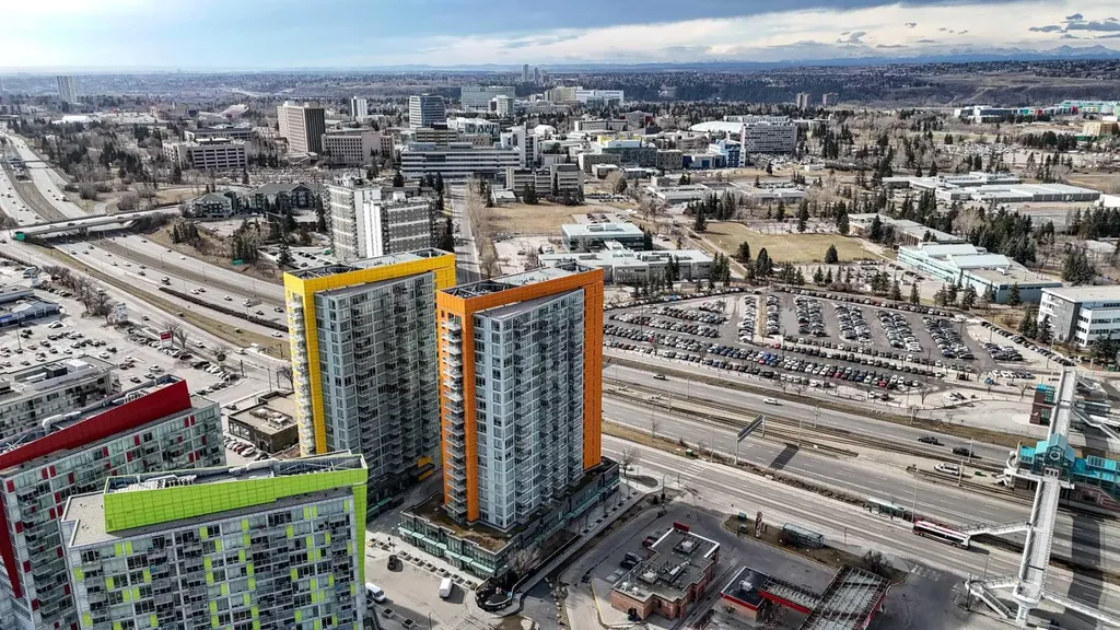 30 Brentwood Common NW Calgary AB T2L 2J9