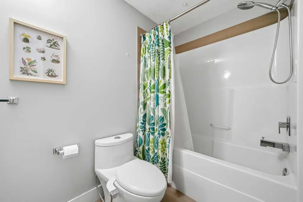 201 20 Avenue NE Calgary AB T2E 1R1