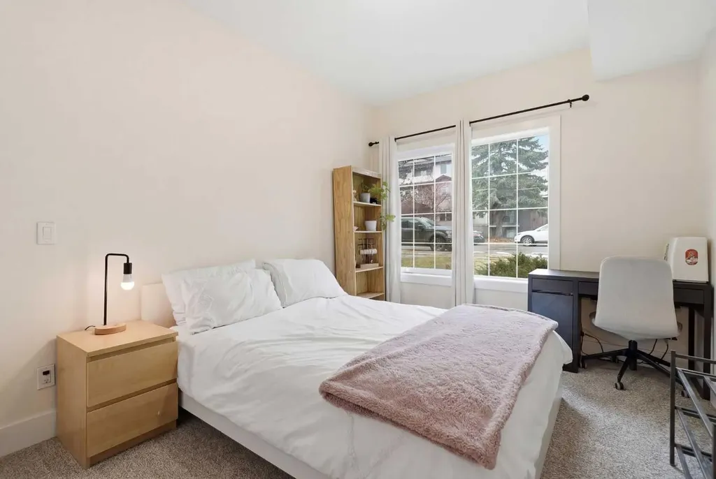 201 20 Avenue NE Calgary AB T2E 1R1