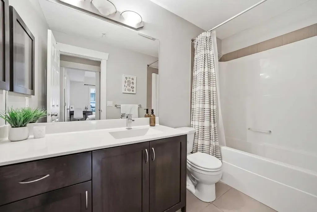 201 20 Avenue NE Calgary AB T2E 1R1