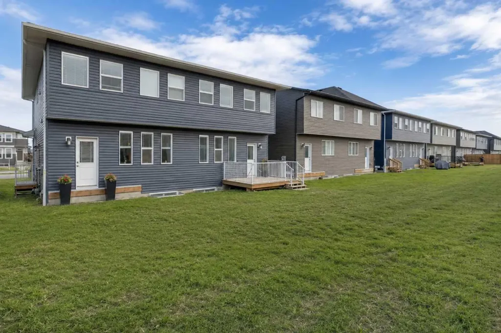 17 Creekstone Drive SW Calgary AB T2X 4Y2