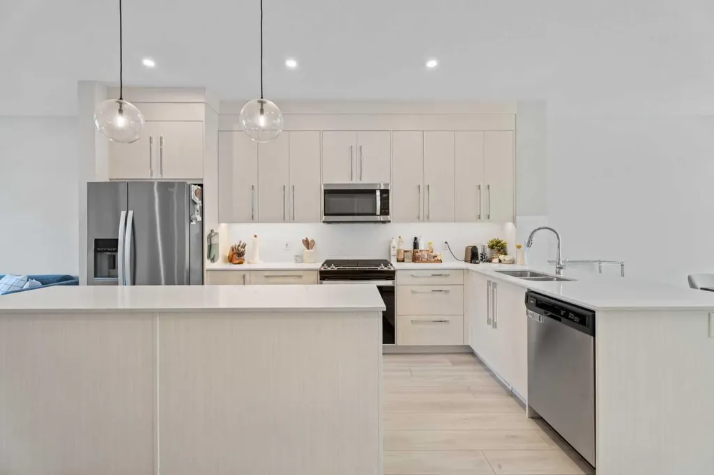17 Creekstone Drive SW Calgary AB T2X 4Y2