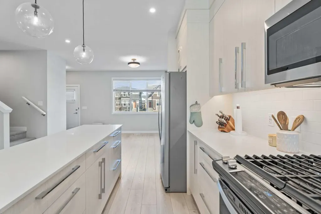 17 Creekstone Drive SW Calgary AB T2X 4Y2