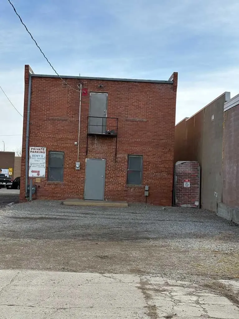 110 8 Street S Lethbridge AB T1J 2J3