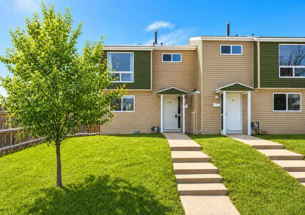 5425 Pensacola Crescent SE Calgary AB T2A2G7