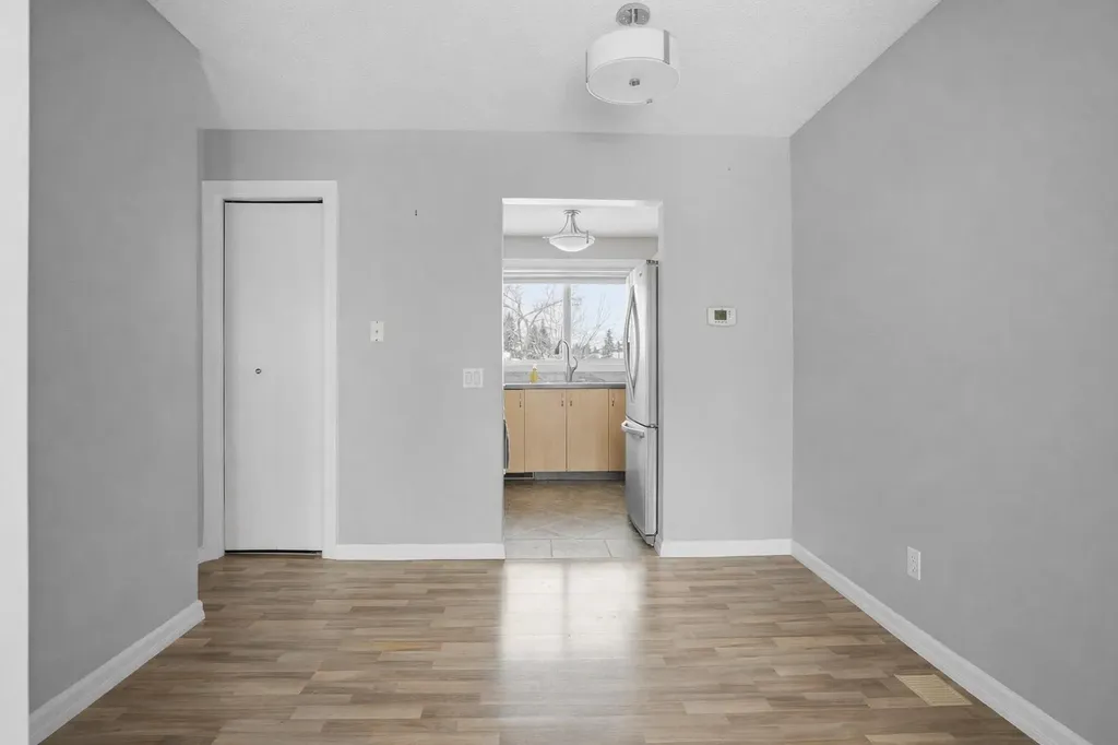 5425 Pensacola Crescent SE Calgary AB T2A2G7