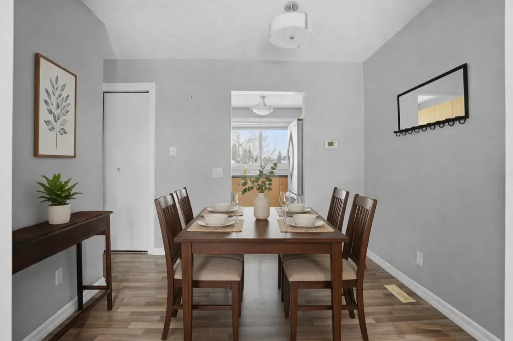 5425 Pensacola Crescent SE Calgary AB T2A2G7