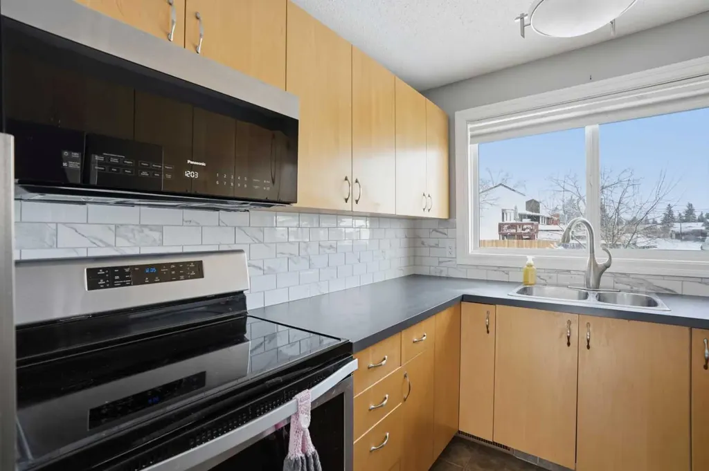 5425 Pensacola Crescent SE Calgary AB T2A2G7