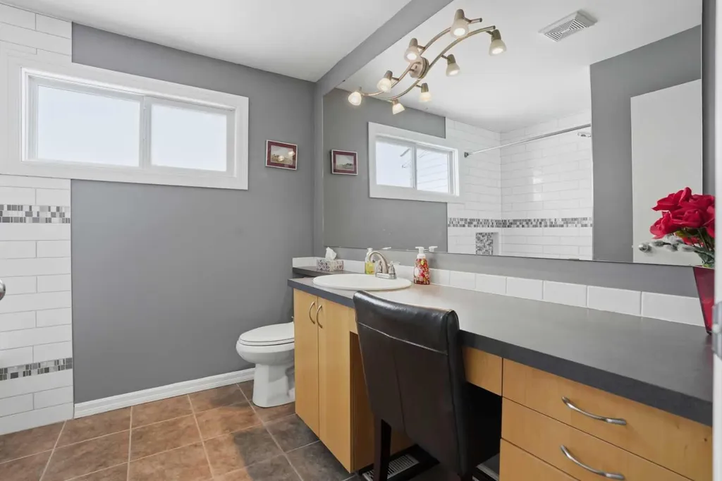 5425 Pensacola Crescent SE Calgary AB T2A2G7