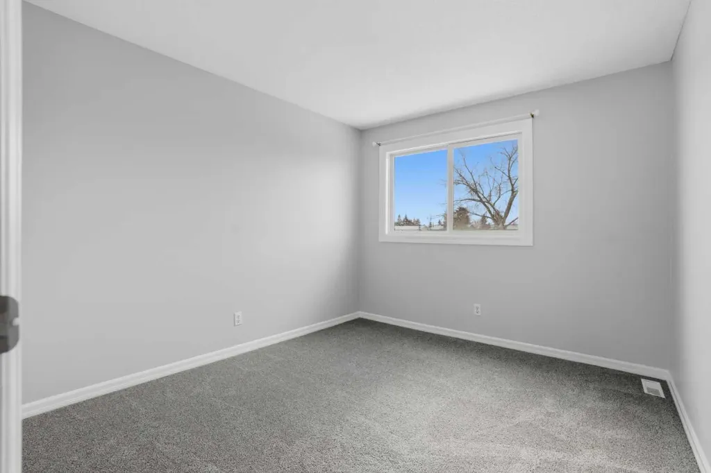 5425 Pensacola Crescent SE Calgary AB T2A2G7