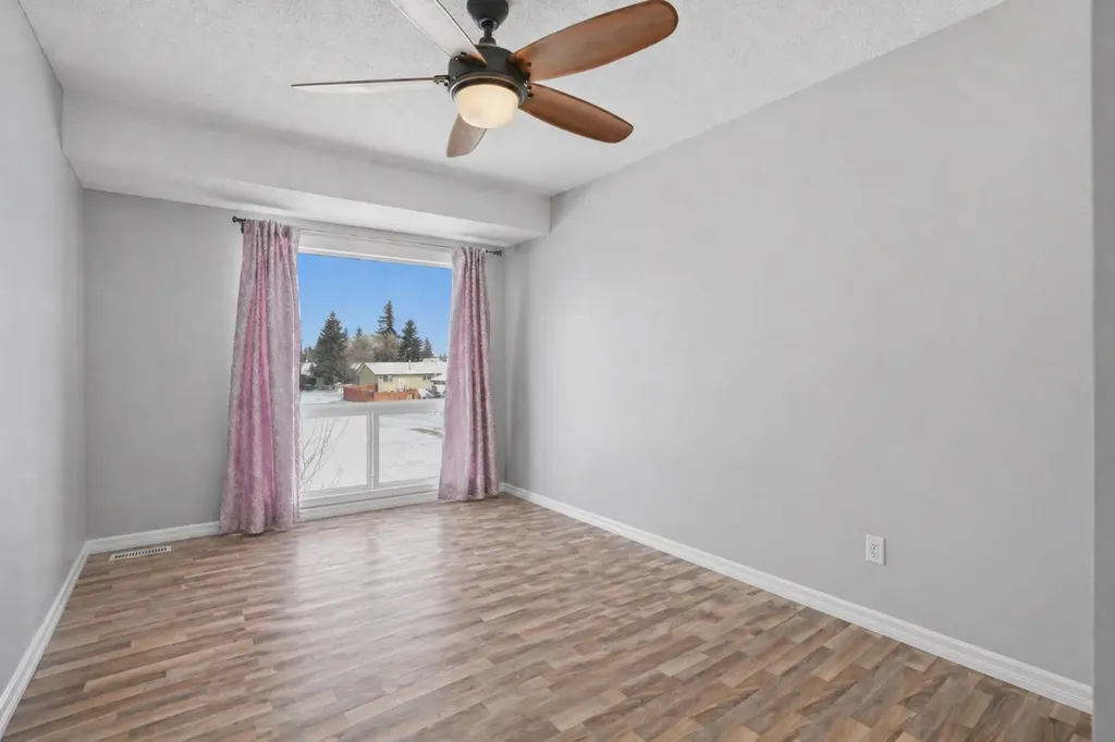 5425 Pensacola Crescent SE Calgary AB T2A2G7