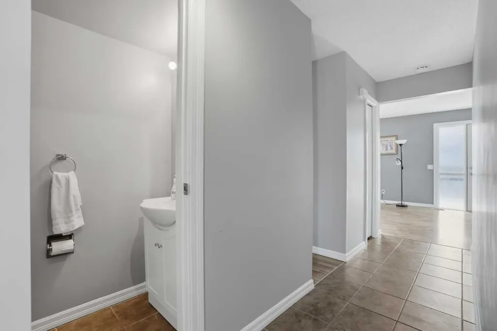 5425 Pensacola Crescent SE Calgary AB T2A2G7