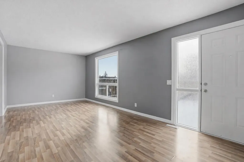5425 Pensacola Crescent SE Calgary AB T2A2G7