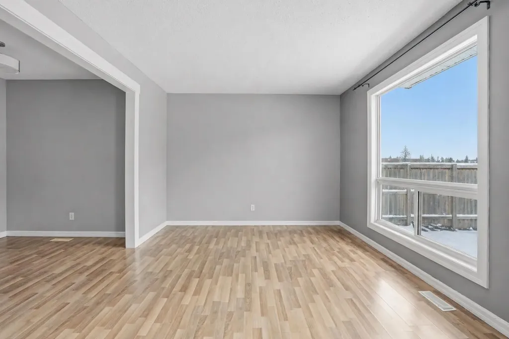 5425 Pensacola Crescent SE Calgary AB T2A2G7