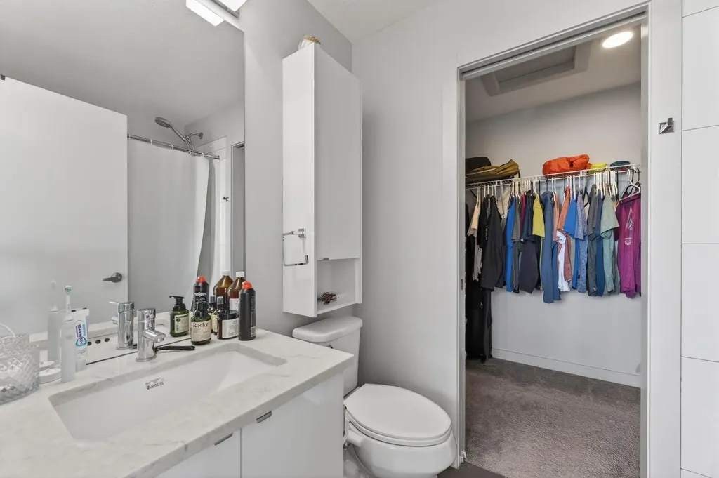 403 Bow Grove NW Calgary AB T3B 6E8