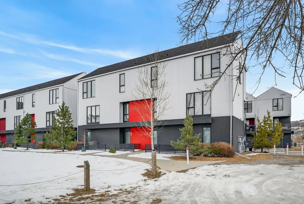 403 Bow Grove NW Calgary AB T3B 6E8