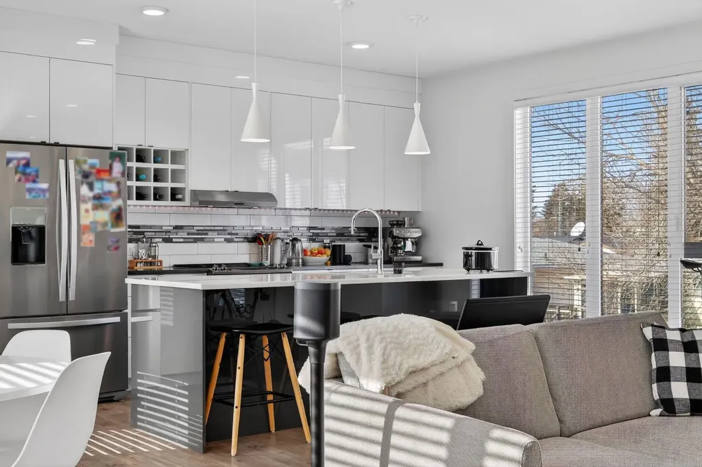 403 Bow Grove NW Calgary AB T3B 6E8