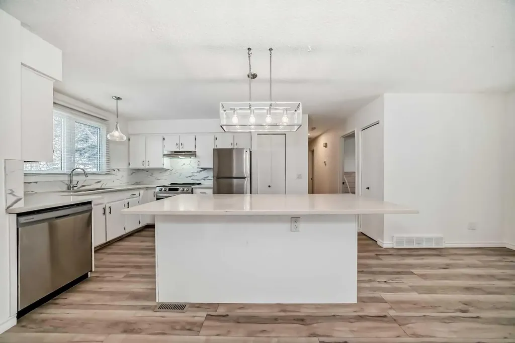 23 Marbank Way NE Calgary AB T2A 4A2