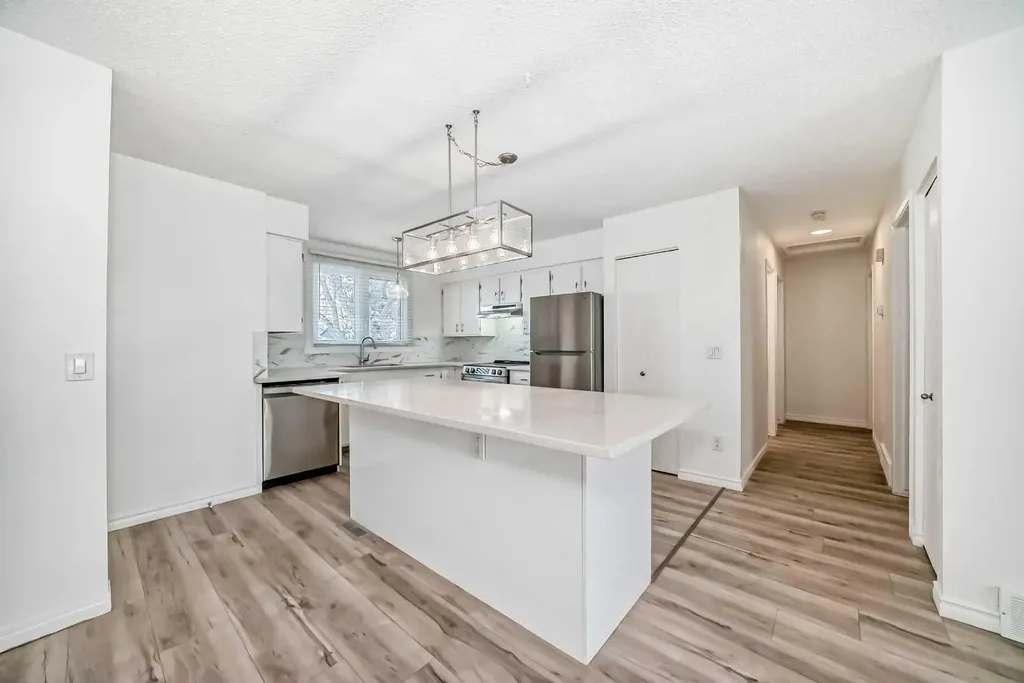 23 Marbank Way NE Calgary AB T2A 4A2