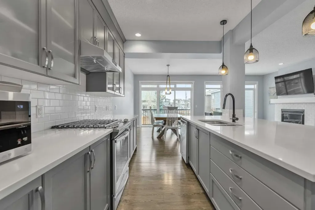 78 Sage Bluff View NW Calgary AB T5J 5E8