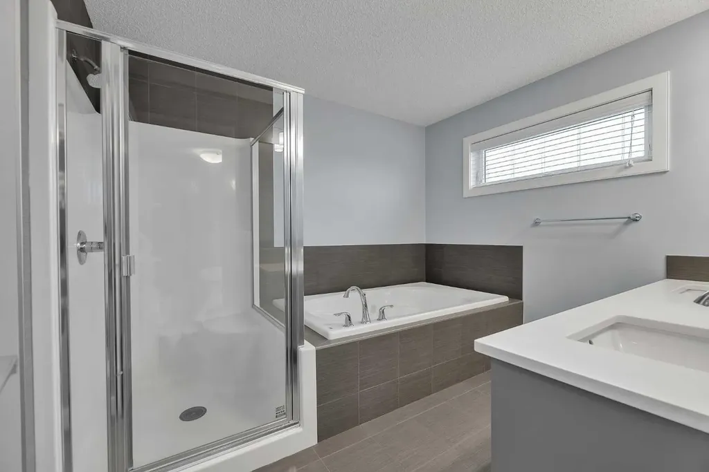 78 Sage Bluff View NW Calgary AB T5J 5E8