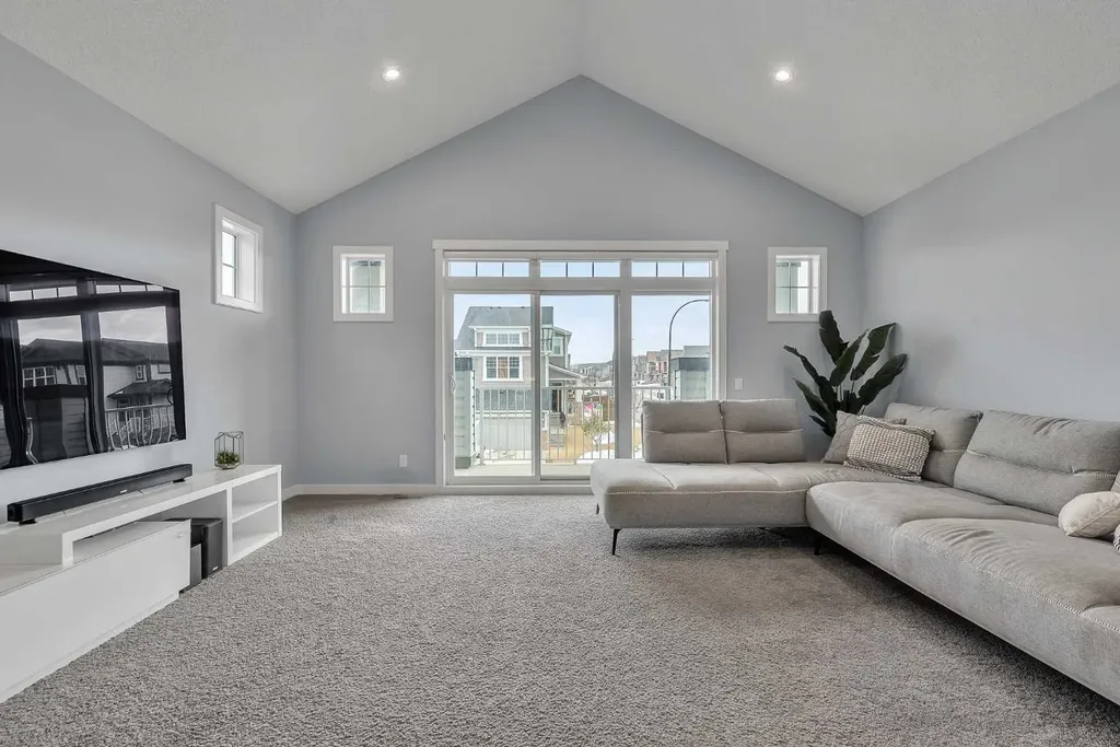 78 Sage Bluff View NW Calgary AB T5J 5E8